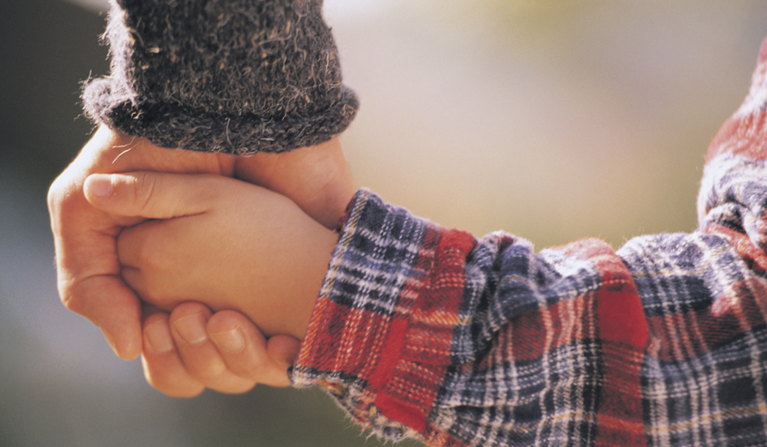 Das Bundesgericht hat am 12. Juni 2024 entschieden, dass einem Elternteil das Sorgerecht eines minderjährigen Kindes im Fall einer langjährigen Inhaftierung entzogen werden kann. Dabei wird dem anderen Elternteil das alleinige Sorgerecht erteilt.